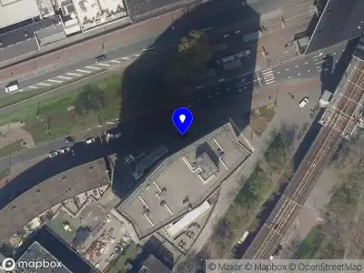 Ambulance met grote spoed naar de Brielselaan in Rotterdam