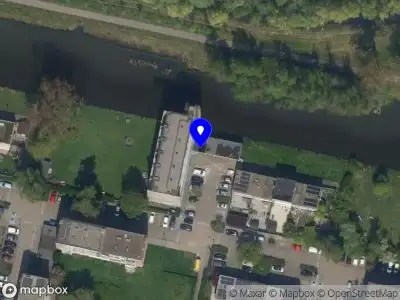 Ambulance met gepaste spoed naar de Van der Waalsstraat in Vlaardingen