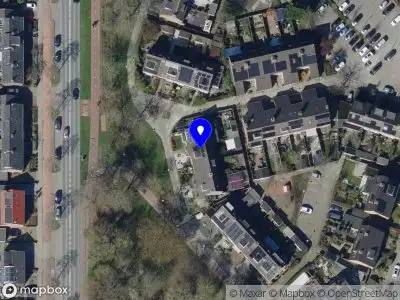 Ambulance met grote spoed naar de Kempenaar in Barendrecht