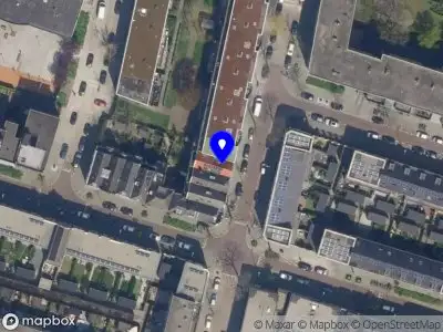 Ambulance met gepaste spoed naar de 1e Pijnackerstraat in Rotterdam