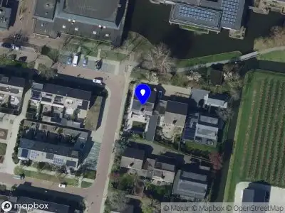 Ambulance met gepaste spoed naar de Johannes Poststraat in Oud-Beijerland