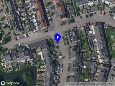 Ambulance met grote spoed naar de Ridderspoorhof in Papendrecht