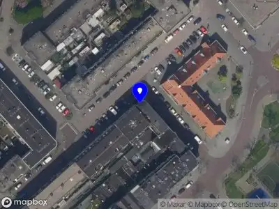 Ambulance met grote spoed naar de Stokroosstraat in Rotterdam