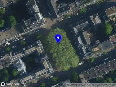 Ambulance met gepaste spoed naar de Eikenplein in Amsterdam