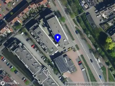 Ambulance met grote spoed naar de Oranjehof in Lisse