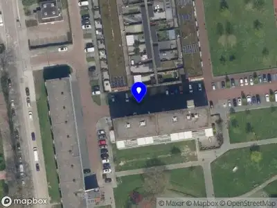 Ambulance met grote spoed naar de Louis Zimmermannplein in Schiedam