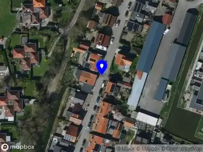 Ambulance met grote spoed naar de Nieuwstraat in Herkingen