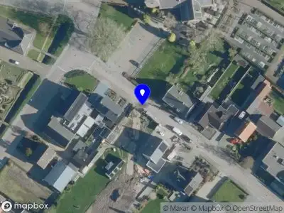 Brandweer met gepaste spoed naar de Van der Loostraat in Veen vanwege een buitenbrand