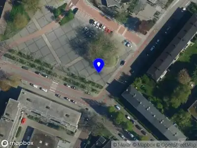 Ambulance met grote spoed naar de Jacques Perklaan in Haarlem