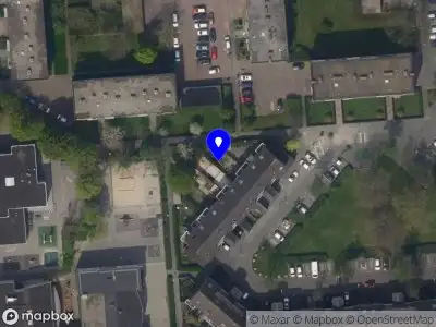 Ambulance met grote spoed naar de Stuart Millpad in Rotterdam