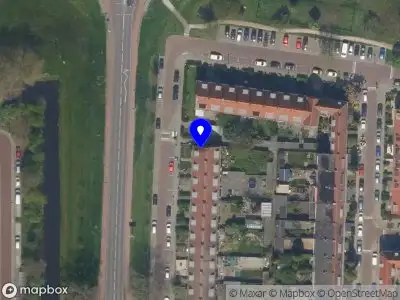 Ambulance met grote spoed naar de Van Beethovensingel in Vlaardingen