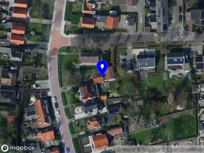 Ambulance met gepaste spoed naar de Nieuwestraat in Strijen