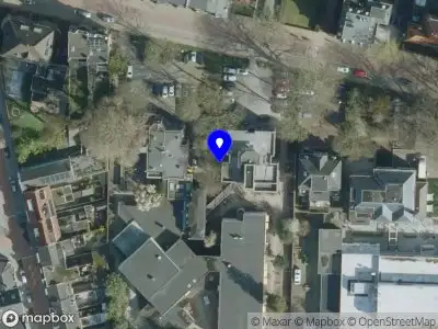 Brandweer met grote spoed naar de Hoogvensestraat in Tilburg vanwege gebouwbrand