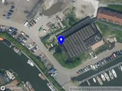 Ambulance en brandweer met grote spoed naar de Jachthaven in Monnickendam vanwege middelgrote brand