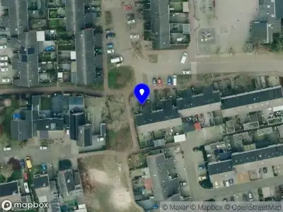 Ambulance en brandweer met grote spoed naar de Meidoornlaan in Vroomshoop vanwege grote brand