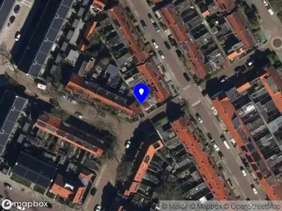 Brandweer met gepaste spoed naar de Mozartstraat in Leeuwarden