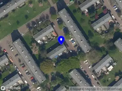 Ambulance met grote spoed naar de Goudsbloemstraat in Vlaardingen