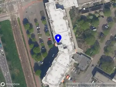 Brandweer met grote spoed naar de Mombassaplaats in Rotterdam vanwege voertuigbrand