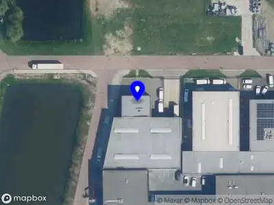 Ambulance met grote spoed naar de Diepen in Amsterdam