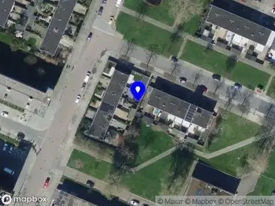 Brandweer met grote spoed naar de Marthalaan in Hoogvliet Rotterdam vanwege reanimatie