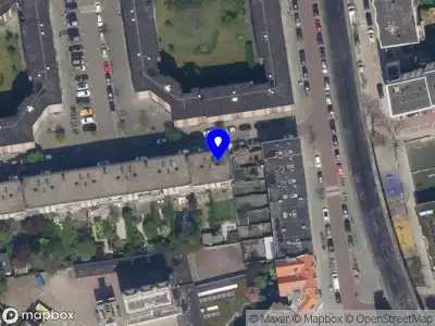 Ambulance met grote spoed naar de Troelstrastraat in Rotterdam