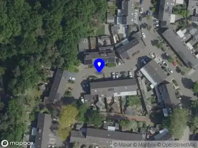 Brandweer en politie met grote spoed naar de Baroniehof in Helmond vanwege middelgrote brand