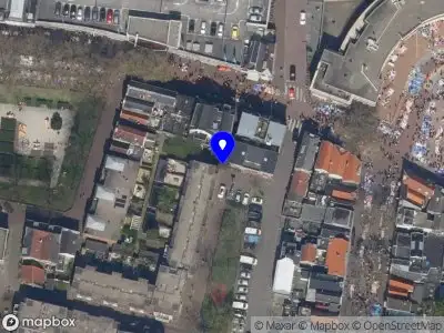 Ambulance met grote spoed naar de Gedempte Baansloot in Schiedam