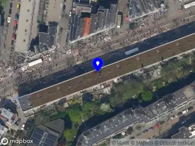 Ambulance met grote spoed naar de Nieuwe Binnenweg in Rotterdam