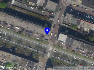 Ambulance met grote spoed naar de Pleinweg in Rotterdam