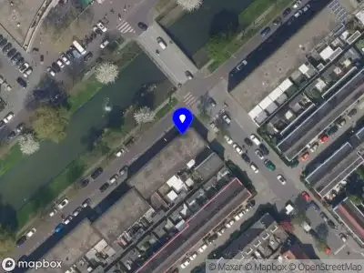 Ambulance met grote spoed naar de Lange Hilleweg in Rotterdam