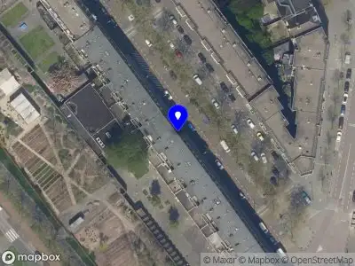 Ambulance met grote spoed naar de Oranjeboomstraat in Rotterdam