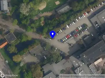 Ambulance met grote spoed naar de Beukenlaan in Delft