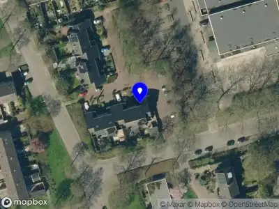 Brandweer met gepaste spoed naar de Zonegge 21 in Zevenaar vanwege afhijsen patient