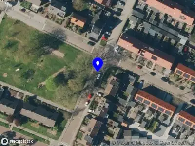 Brandweer met gepaste spoed naar de Margrietstraat in Elst vanwege afhijsen patient