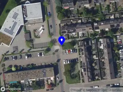 Ambulance met grote spoed naar de Rembrandtlaan in Alblasserdam