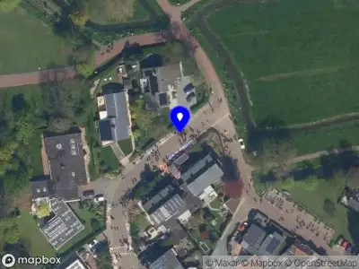 Ambulance met grote spoed naar de Laan van Spaland in Schiedam