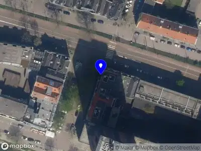 Ambulance met gepaste spoed naar de Admiraliteitsstraat in Rotterdam