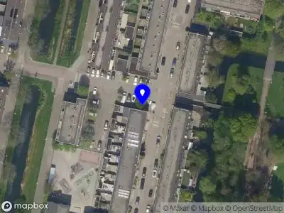 Ambulance met grote spoed naar de Gronsvelderf in Rotterdam