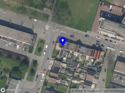 Ambulance met grote spoed naar de Laan van Nieuw Blankenburg in Rozenburg