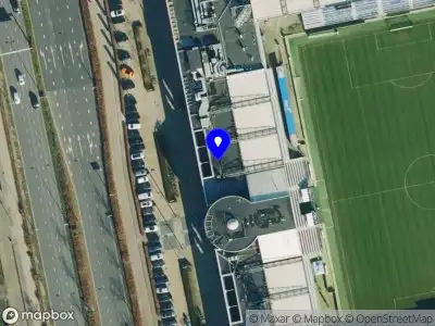 Brandweer met gepaste spoed naar de Stadionplein in Zwolle vanwege afgaan automatisch brandalarm