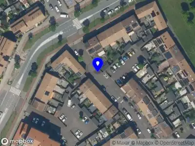 Brandweer met gepaste spoed naar de Dijkland in Assendelft vanwege voertuigbrand