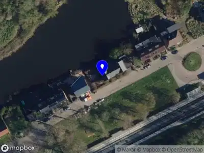 Brandweer met grote spoed naar de Stationsstraat in Bad Nieuweschans vanwege waarnemen gaslucht