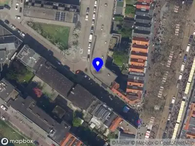Ambulance met grote spoed naar de Zuidpolderstraat in Rotterdam
