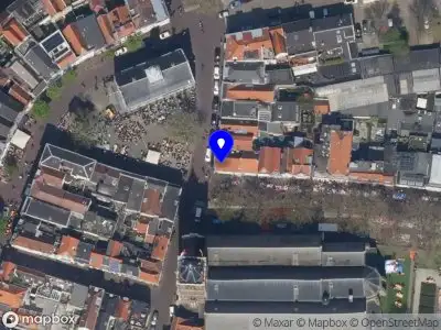 Ambulance met grote spoed naar de Grote Markt in Schiedam