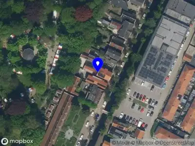 Ambulance met gepaste spoed naar de Hennepad in Wormerveer vanwege drusoverlast