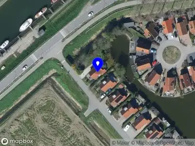 Ambulance met grote spoed naar de Kadeweg in Middelharnis