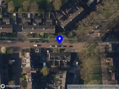 Brandweer met grote spoed naar de Schultelaan in Roden vanwege gebouwbrand