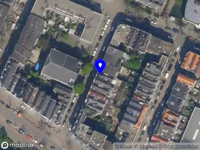 Ambulance met grote spoed naar de Jeruzalemstraat in Rotterdam