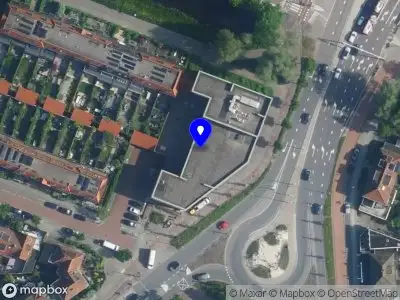 Ambulance met grote spoed naar de Keizer Karelplein in Amstelveen
