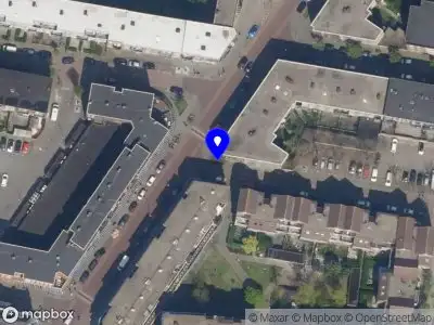 Ambulance met grote spoed naar de Crooswijkseweg in Rotterdam